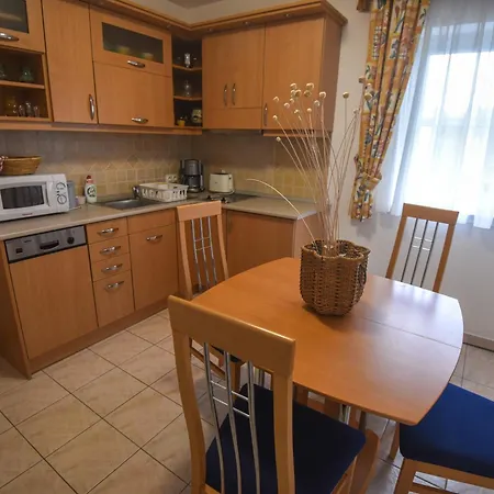 Apartmanhaz 아파트