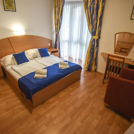 Apartment Apartmanhaz *