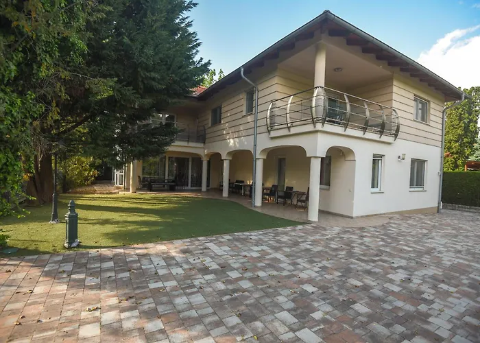 Apartmanhaz דירה