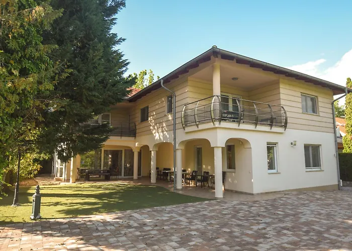 アパート Apartmanhaz *