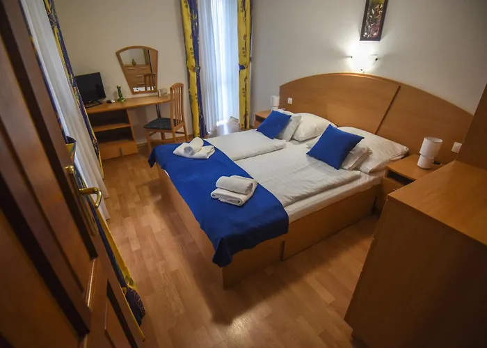 Apartmanhaz דירה שיופוק