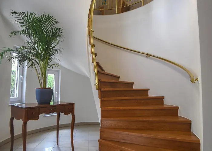 Apartmanhaz שיופוק