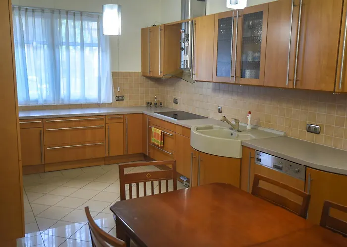 דירה Apartmanhaz *