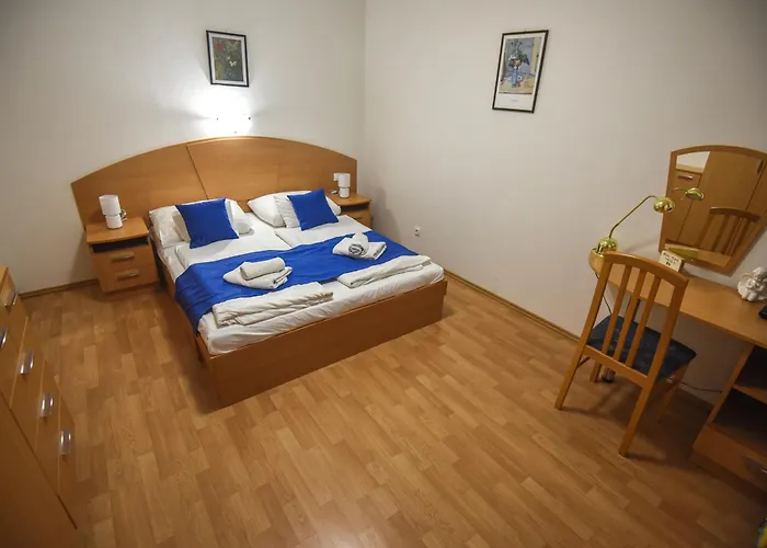 アパート Apartmanhaz