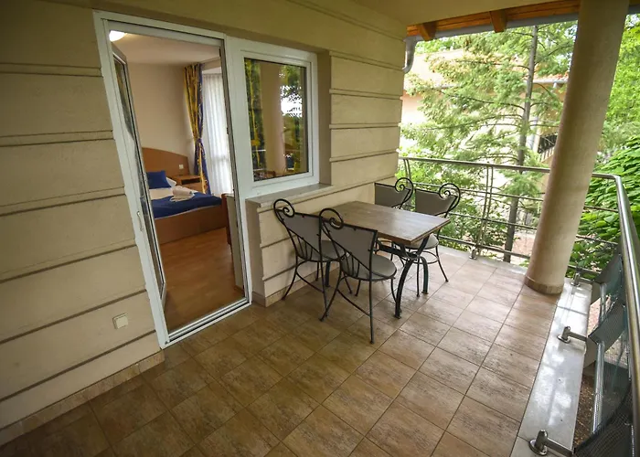 Apartmanhaz דירה *